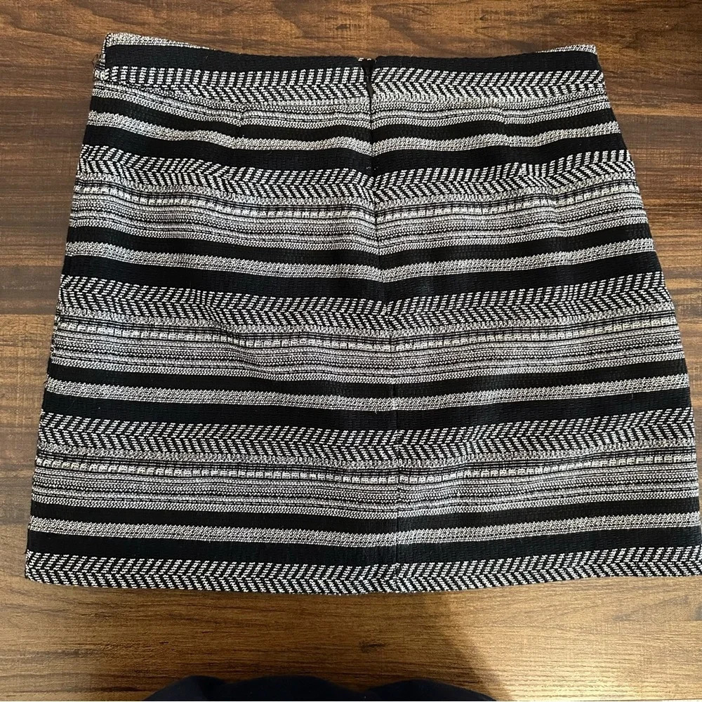 J Crew Faux Wrap Mini / Midi Skirt Size 2 black and white - Picture 3 of 7
